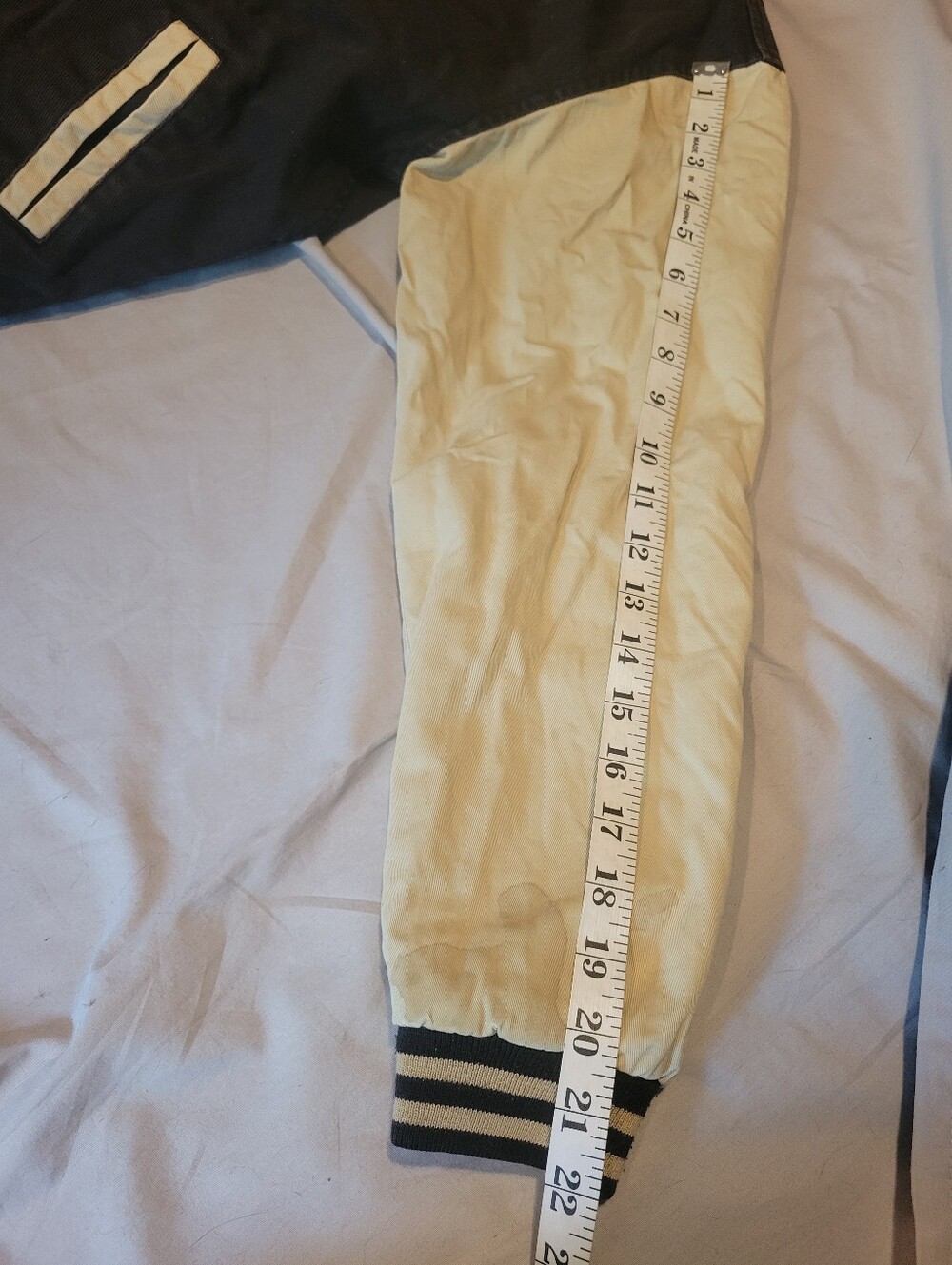 Tigger Bomber Jacket, Worn As Womans Medium, READ DESCRIPTION - Picture 14 of 16